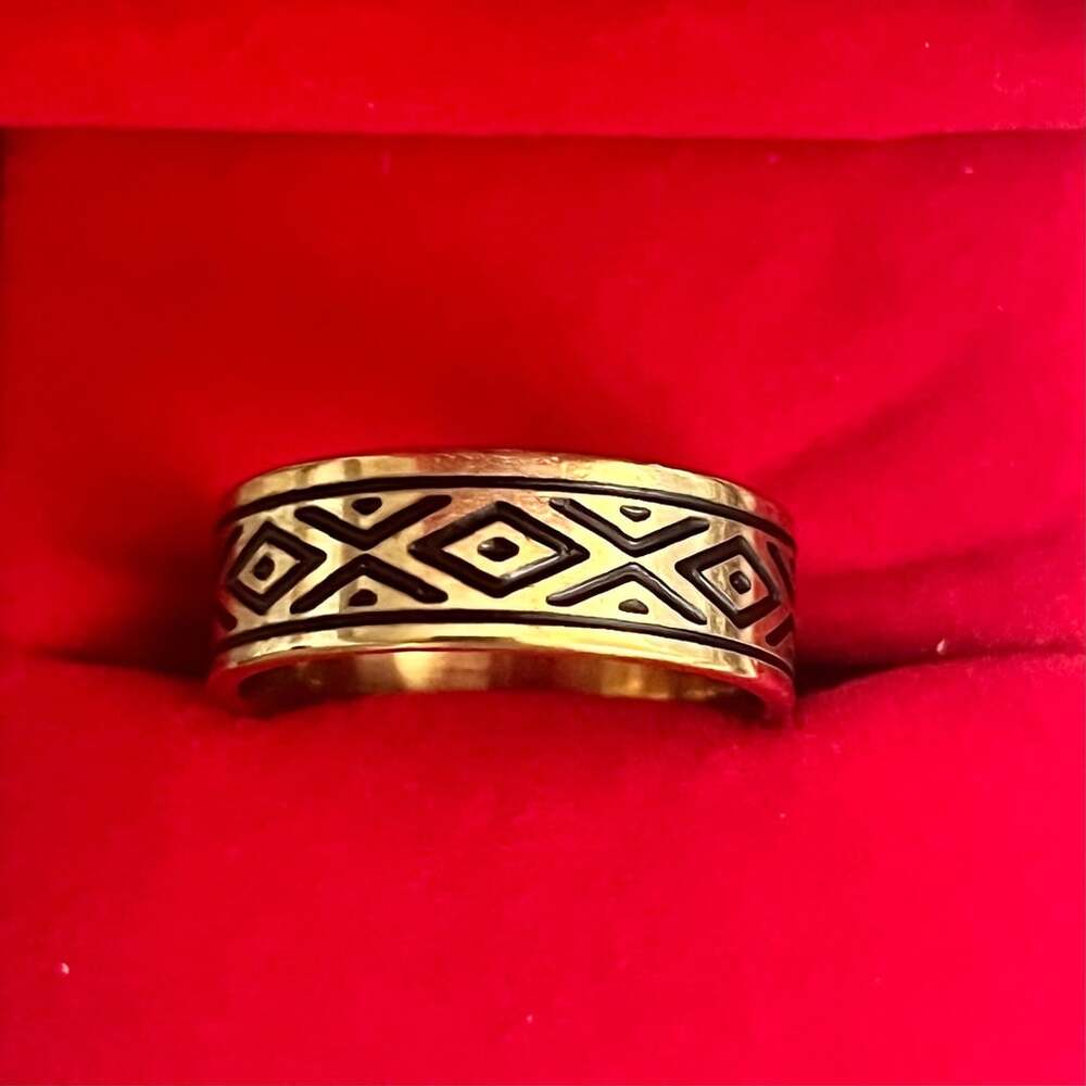 Vintage Gold Tone Geometric Pattern 8mm Band Ring Size 10